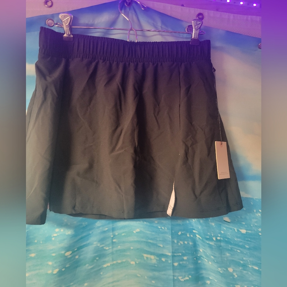 Sincerely Jules NWT Black & White Golf Skort Size Small